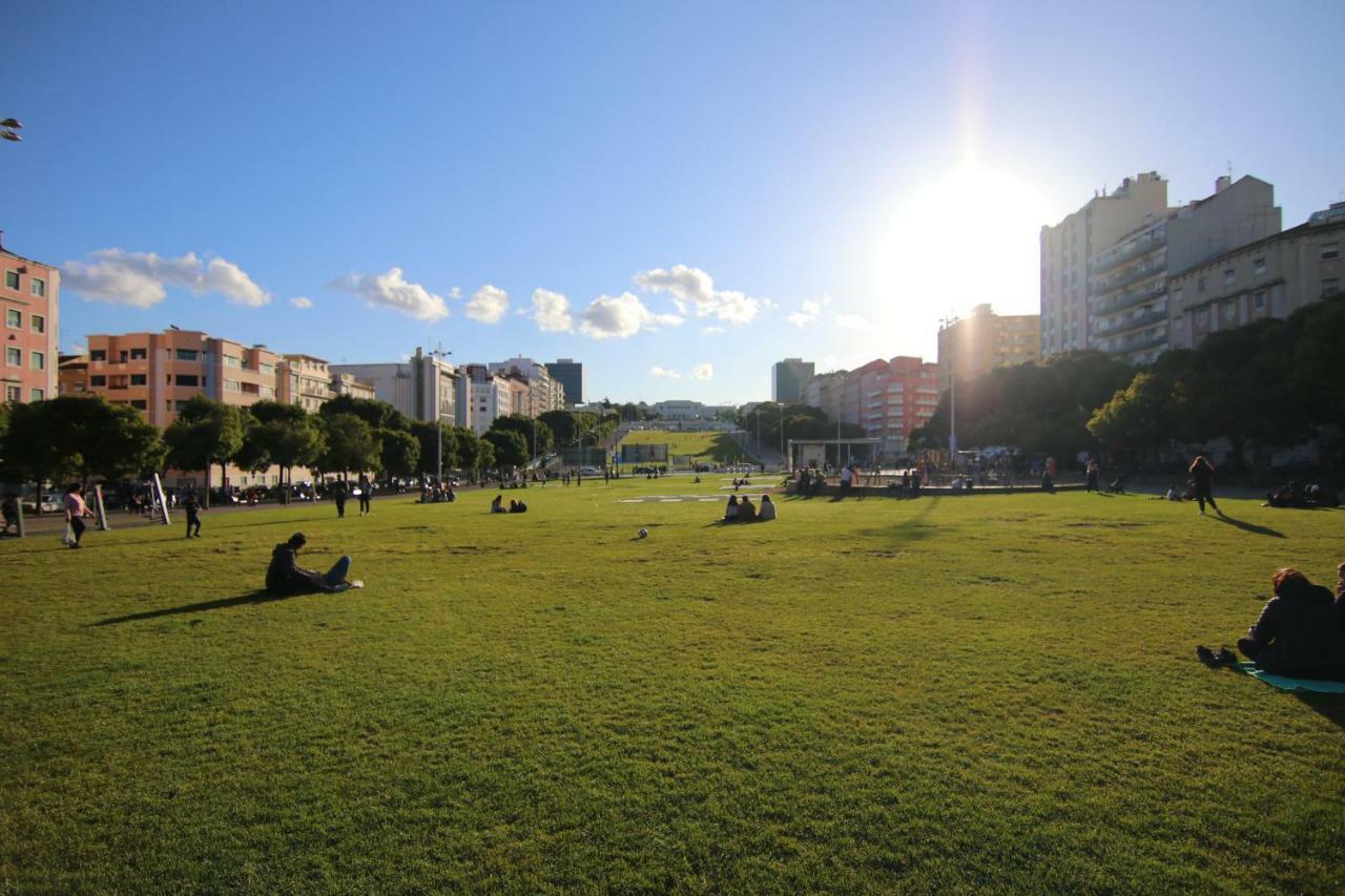 Amazing Apartment Fully Renovated In Center 리스본 외부 사진