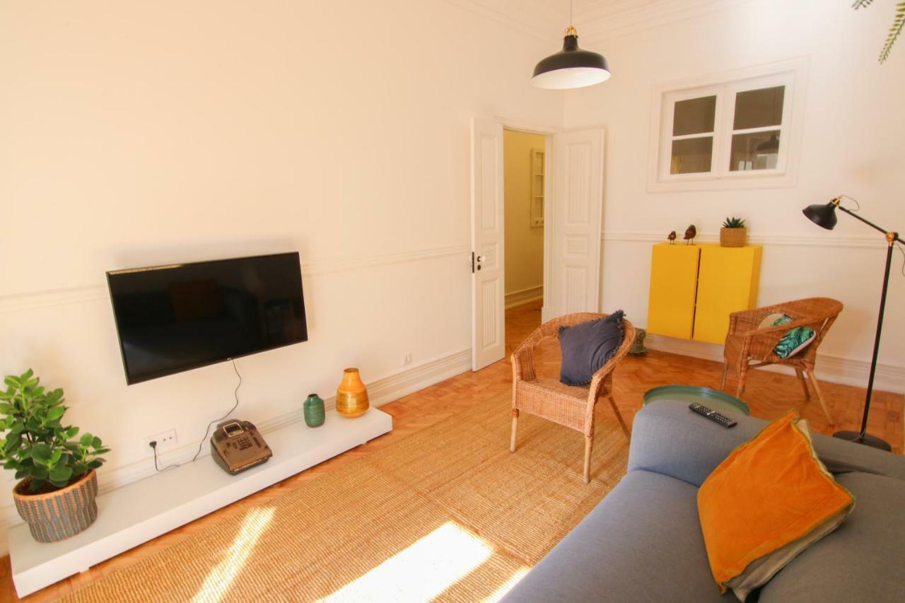 Amazing Apartment Fully Renovated In Center 리스본 외부 사진